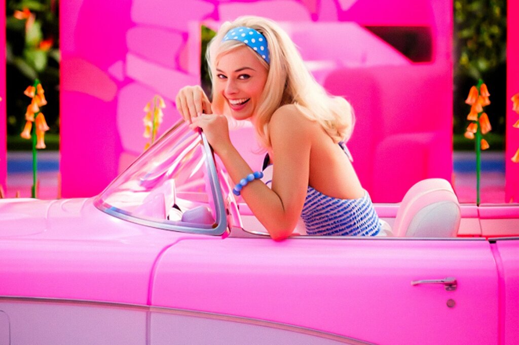 American film studio Warner Bros. has unveiled Margot Robbie as "Barbie" for the first time.
